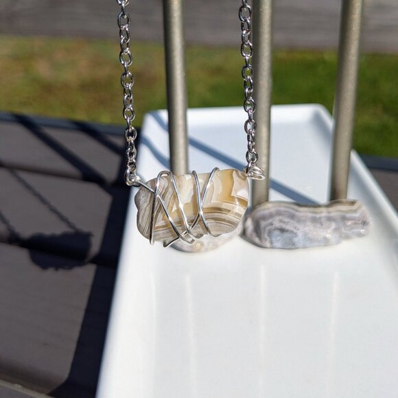 Mexican Lace Agate Wire Wrap Necklace - Picture 7 of 13